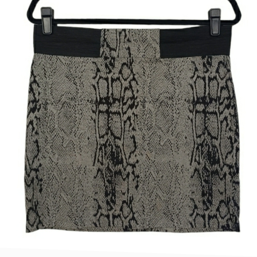GUESS Gray Black Reptile Animal Snake Print Elastic Waistband Mini Bodycon Skirt